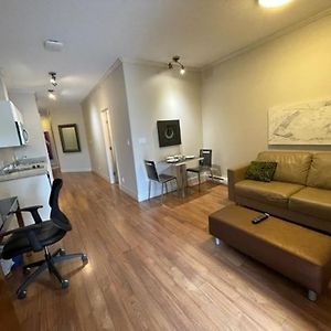 Two-Bedroom Queen Suite